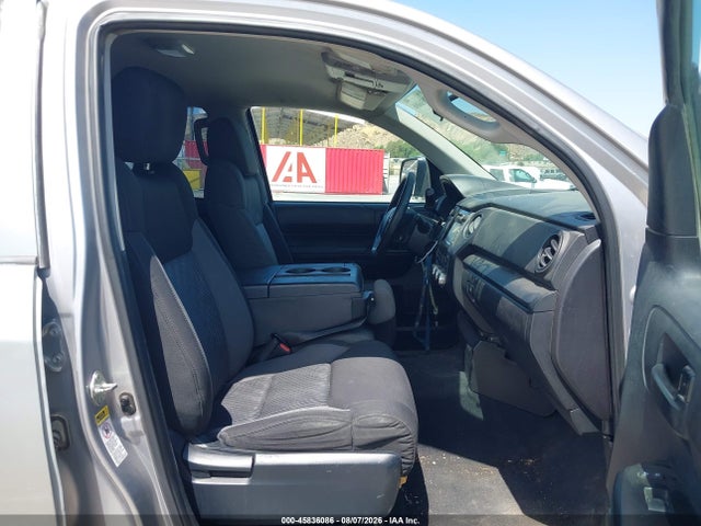 5TFUM5F17EX057636 Toyota Tundra Sr 4.6l V8