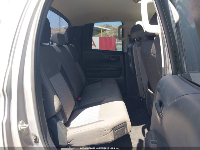 5TFUM5F17EX057636 Toyota Tundra Sr 4.6l V8