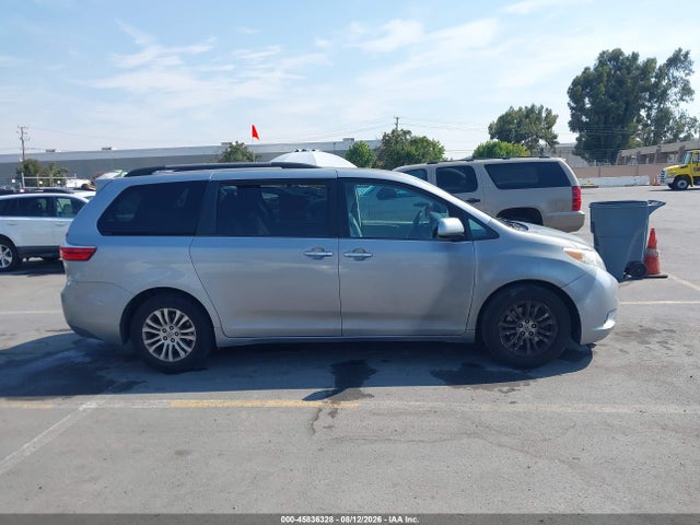 Toyota Sienna Xle 8 Passenger 2015 5TDYK3DC9FS653368 Image 13