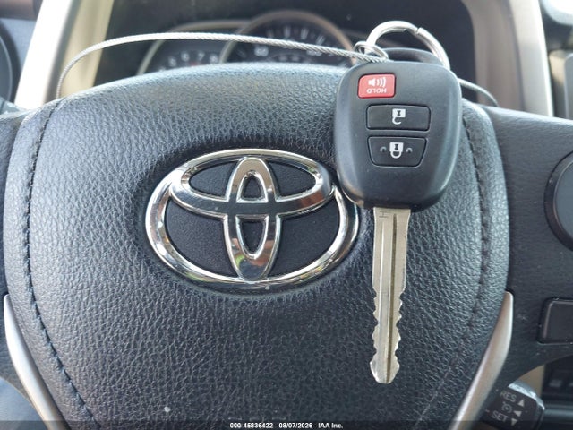 2T3WFREV9EW075736 Toyota Rav4 Xle