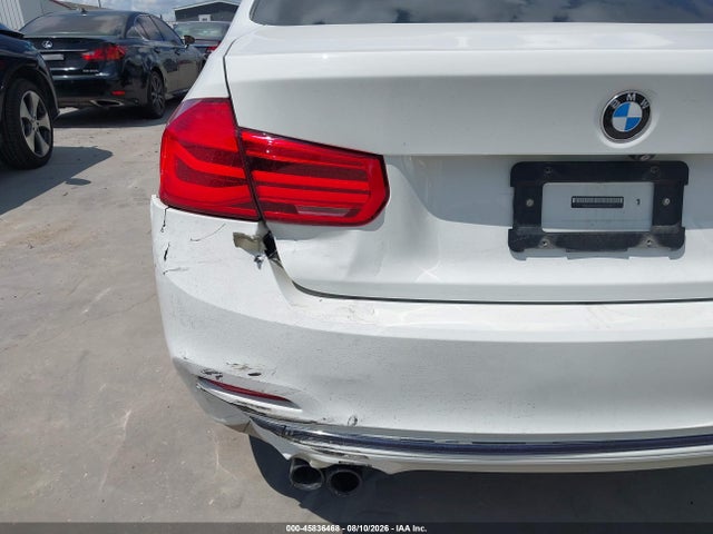 45836468 :رقم المزاد ، WBA8B9G50JNU96700 vin ، 2018 Bmw 330i مزاد بيع