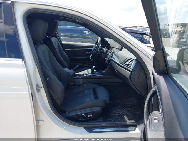 45836468 :رقم المزاد ، WBA8B9G50JNU96700 vin ، 2018 Bmw 330i مزاد بيع
