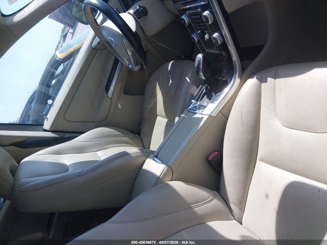 Продаж на аукціоні авто 2015 Volvo Xc60 T5 Platinum, vin: YV440MDMXF2677332, номер лоту: 45836678