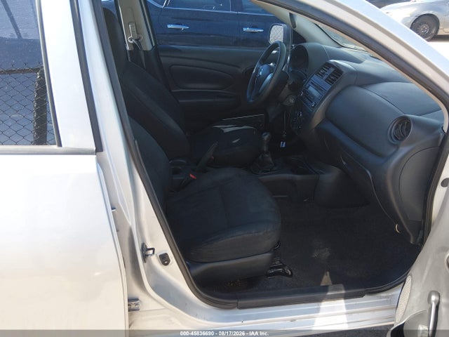 2015 Nissan Versa 1.6 S მანქანა იყიდება აუქციონზე, vin: 3N1CN7AP8FL875327, აუქციონის ნომერი: 45836690