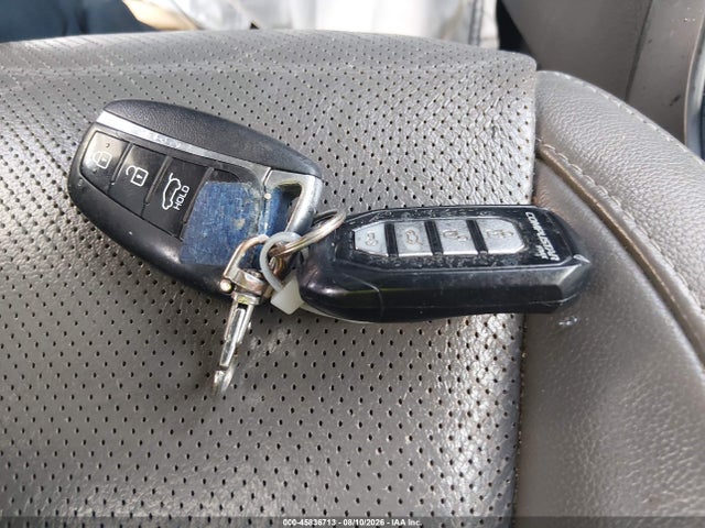 2017 Hyundai Santa Fe Se მანქანა იყიდება აუქციონზე, vin: KM8SNDHF5HU251266, აუქციონის ნომერი: 45836713