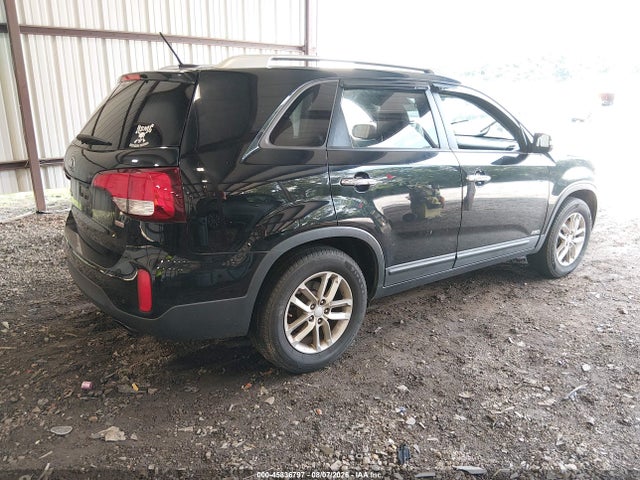 KIA SORENTO LX 2015 5XYKTCA65FG574441 Image 4