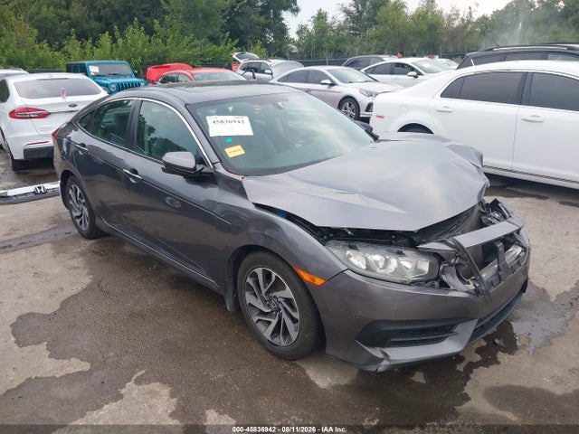 45836942 :رقم المزاد ، 19XFC2F70JE029301 vin ، 2018 Honda Civic Ex مزاد بيع