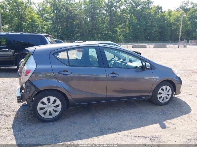 45837079 :رقم المزاد ، JTDKDTB39E1066991 vin ، 2014 Toyota Prius C Two مزاد بيع