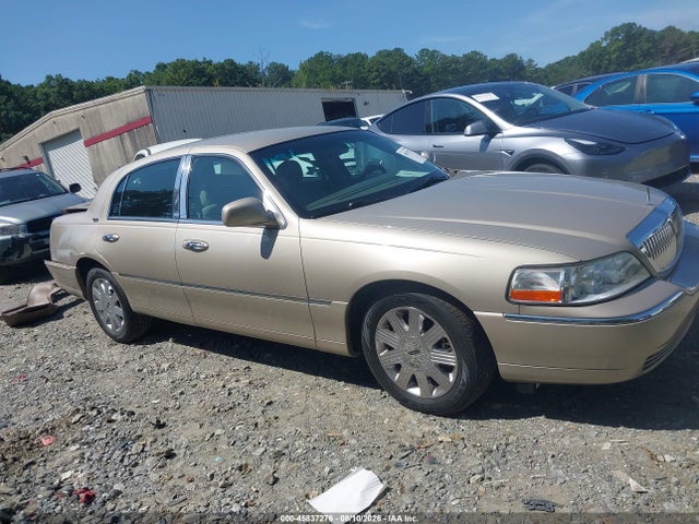 Aukcja sprzedaży 2005 Lincoln Town Car Signature Limited, vin: 1LNHM82W35Y659475, numer aukcji: 45837276