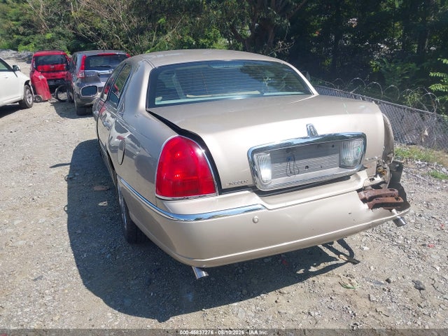 Aukcja sprzedaży 2005 Lincoln Town Car Signature Limited, vin: 1LNHM82W35Y659475, numer aukcji: 45837276