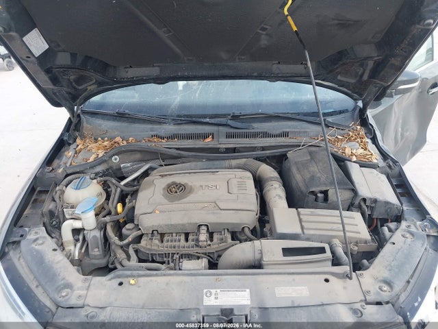 2015 Volkswagen Jetta 1.8t Se მანქანა იყიდება აუქციონზე, vin: 3VWD17AJ8FM318224, აუქციონის ნომერი: 45837359