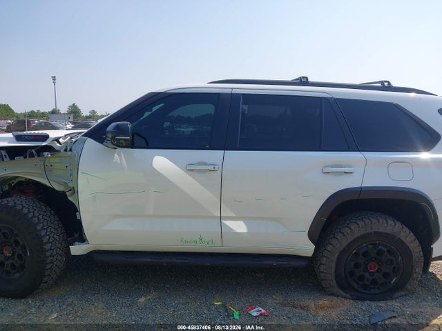 45837406 :رقم المزاد ، 7SVAAABA3RX027507 vin ، 2024 Toyota Sequoia Trd Pro مزاد بيع