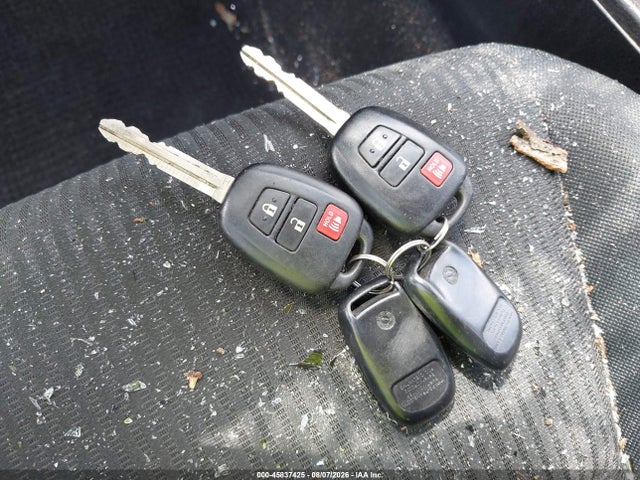 Aukcja sprzedaży 2017 Toyota Rav4 Le, vin: JTMBFREV5HJ704541, numer aukcji: 45837425