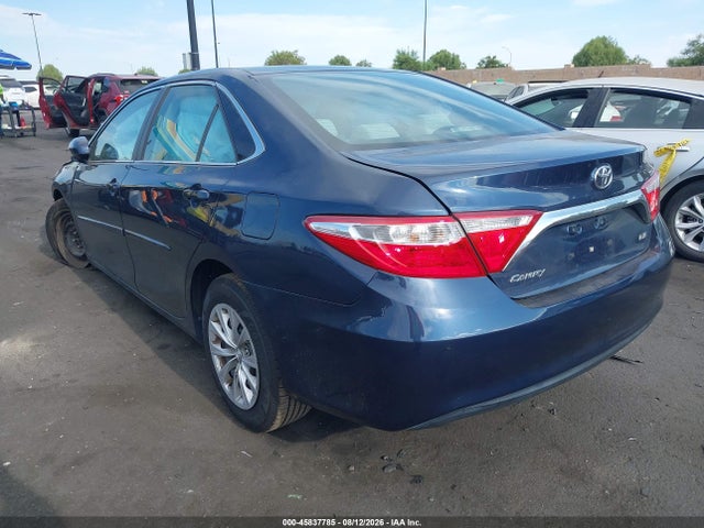 45837785 :رقم المزاد ، 4T4BF1FK6GR562351 vin ، 2016 Toyota Camry Le مزاد بيع