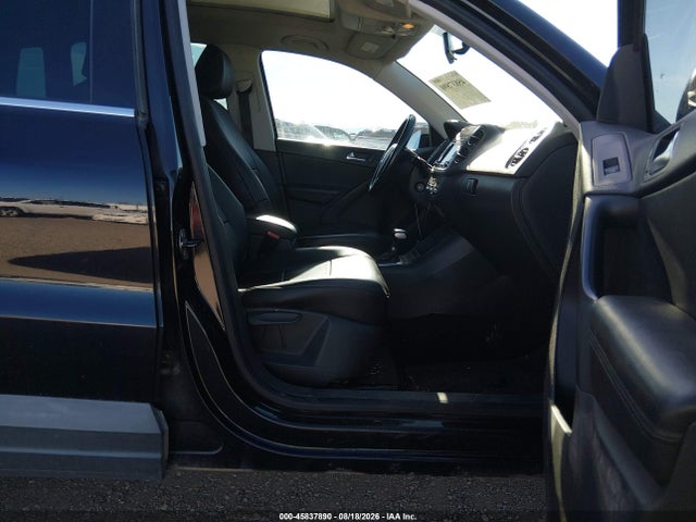 2010 Volkswagen Tiguan Se/sel მანქანა იყიდება აუქციონზე, vin: WVGBV7AX4AW527824, აუქციონის ნომერი: 45837890