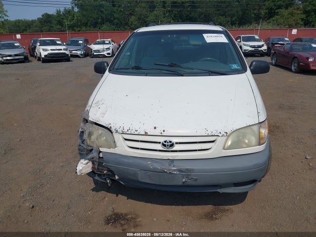 45838028 :رقم المزاد ، 4T3ZF13C62U496518 vin ، 2002 Toyota Sienna Le مزاد بيع