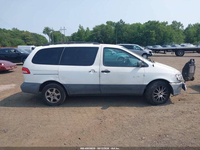 45838028 :رقم المزاد ، 4T3ZF13C62U496518 vin ، 2002 Toyota Sienna Le مزاد بيع