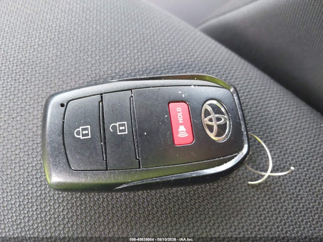 2024 Toyota Corolla Cross Le მანქანა იყიდება აუქციონზე, vin: 7MUCAABG8RV108005, აუქციონის ნომერი: 45838084