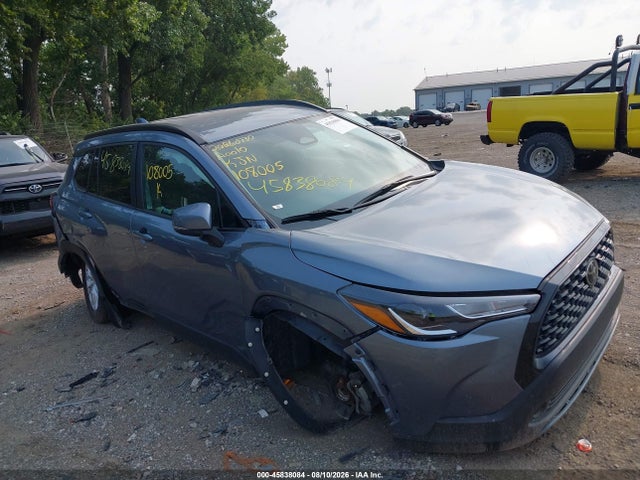 2024 Toyota Corolla Cross Le მანქანა იყიდება აუქციონზე, vin: 7MUCAABG8RV108005, აუქციონის ნომერი: 45838084