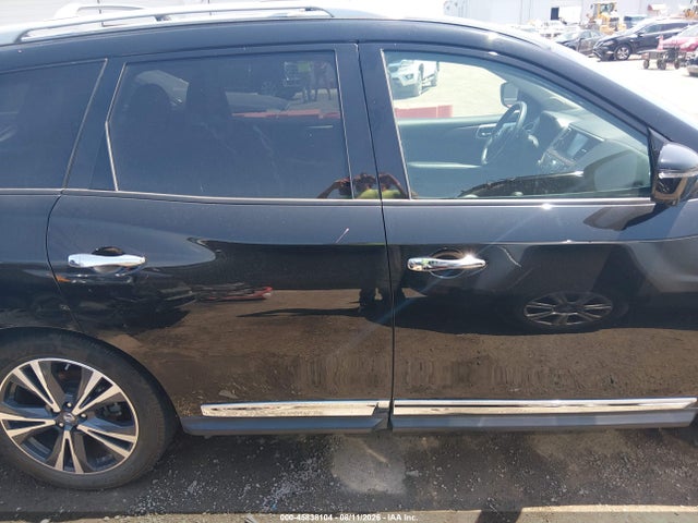 Продажа на аукционе авто 2017 Nissan Pathfinder Platinum, vin: 5N1DR2MN1HC615932, номер лота: 45838104