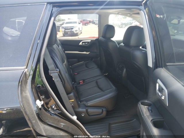Продажа на аукционе авто 2017 Nissan Pathfinder Platinum, vin: 5N1DR2MN1HC615932, номер лота: 45838104