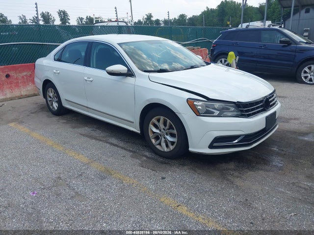 Продажа на аукционе авто 2017 Volkswagen Passat 1.8t S, vin: 1VWAT7A34HC079810, номер лота: 45838186