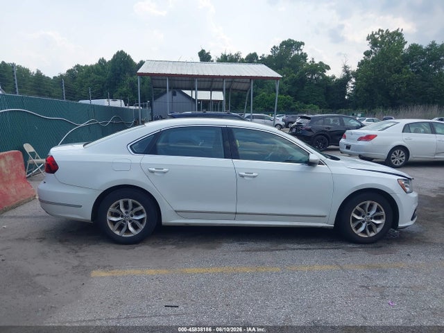 Продажа на аукционе авто 2017 Volkswagen Passat 1.8t S, vin: 1VWAT7A34HC079810, номер лота: 45838186