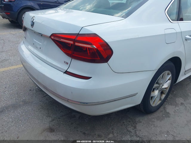 Продажа на аукционе авто 2017 Volkswagen Passat 1.8t S, vin: 1VWAT7A34HC079810, номер лота: 45838186