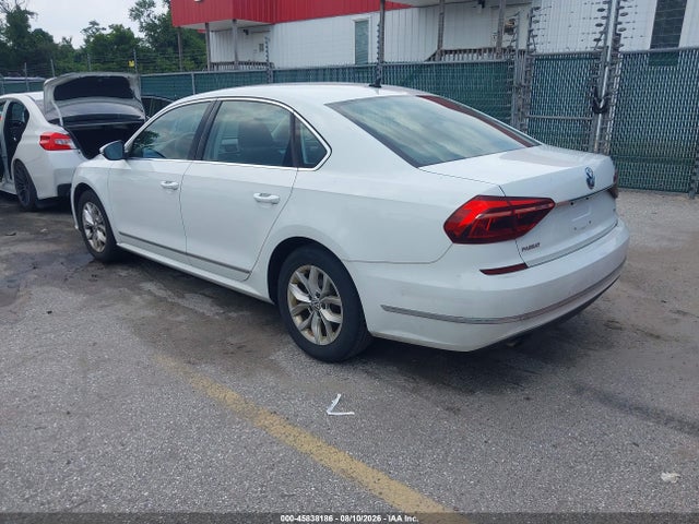 Продажа на аукционе авто 2017 Volkswagen Passat 1.8t S, vin: 1VWAT7A34HC079810, номер лота: 45838186