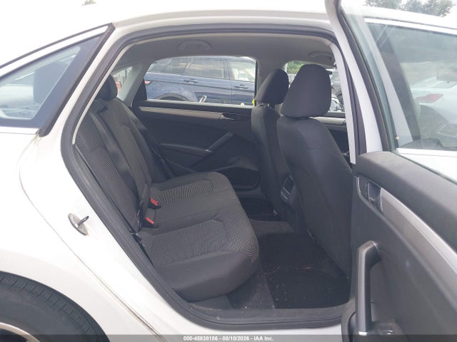 Продажа на аукционе авто 2017 Volkswagen Passat 1.8t S, vin: 1VWAT7A34HC079810, номер лота: 45838186