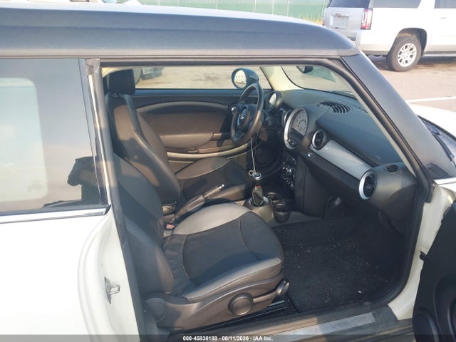Продаж на аукціоні авто 2014 Mini Clubman Cooper, vin: WMWZF3C52ET571393, номер лоту: 45838188