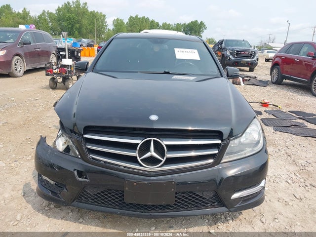2014 Mercedes-benz C 300 Sport 4matic მანქანა იყიდება აუქციონზე, vin: WDDGF8AB8EA938069, აუქციონის ნომერი: 45838329