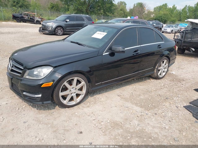 2014 Mercedes-benz C 300 Sport 4matic მანქანა იყიდება აუქციონზე, vin: WDDGF8AB8EA938069, აუქციონის ნომერი: 45838329