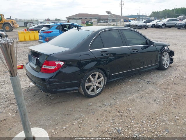 2014 Mercedes-benz C 300 Sport 4matic მანქანა იყიდება აუქციონზე, vin: WDDGF8AB8EA938069, აუქციონის ნომერი: 45838329