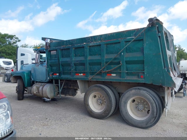 45838341 :رقم المزاد ، 1M2N187Y3KW027590 vin ، 1989 Mack 600 R600 مزاد بيع