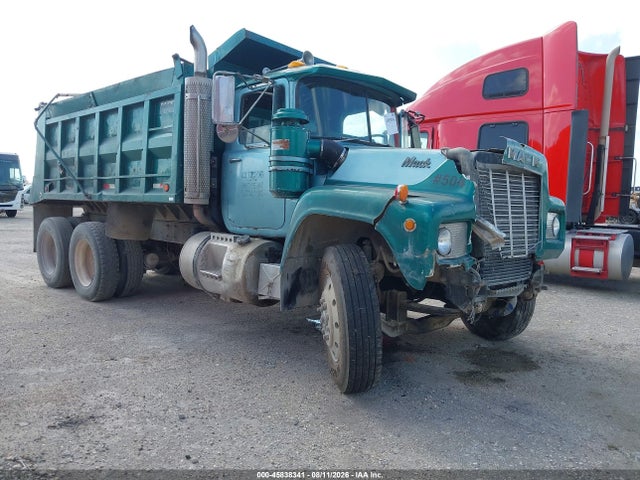 45838341 :رقم المزاد ، 1M2N187Y3KW027590 vin ، 1989 Mack 600 R600 مزاد بيع