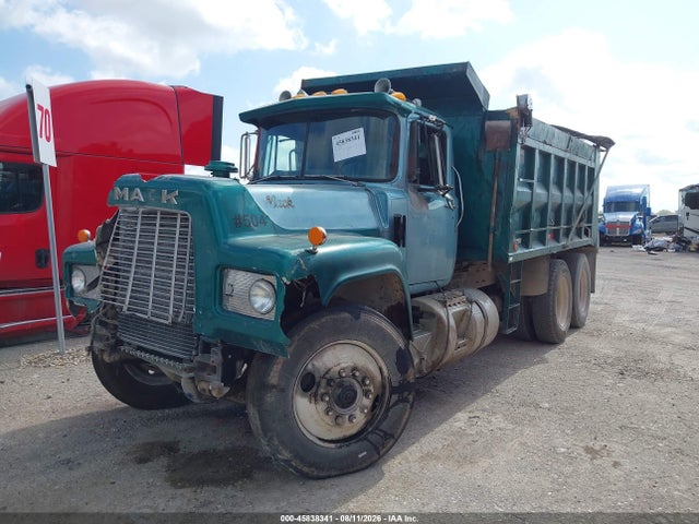45838341 :رقم المزاد ، 1M2N187Y3KW027590 vin ، 1989 Mack 600 R600 مزاد بيع