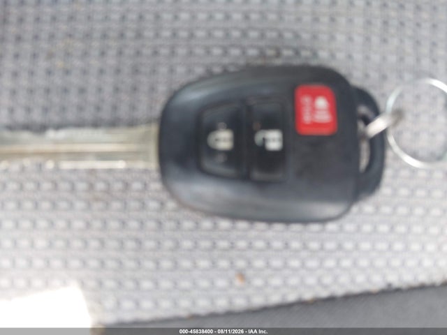 2017 Toyota Rav4 Xle მანქანა იყიდება აუქციონზე, vin: JTMRFREVXHJ122868, აუქციონის ნომერი: 45838400