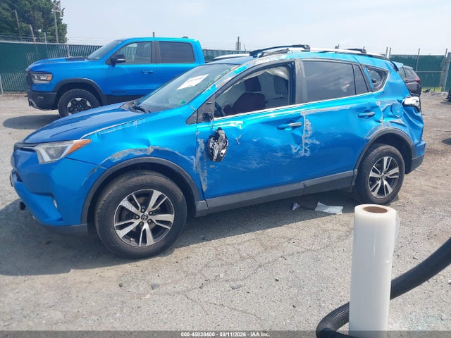 2017 Toyota Rav4 Xle მანქანა იყიდება აუქციონზე, vin: JTMRFREVXHJ122868, აუქციონის ნომერი: 45838400