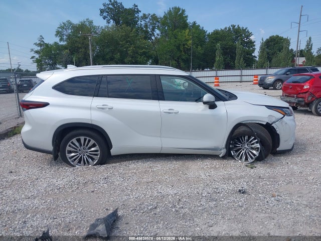 Toyota Highlander Hybrid Platinum 2026 5TDEBRCH9TS703958 Image 14