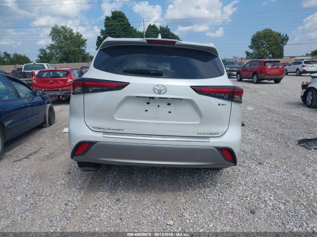 Toyota Highlander Hybrid Platinum 2026 5TDEBRCH9TS703958 Image 17