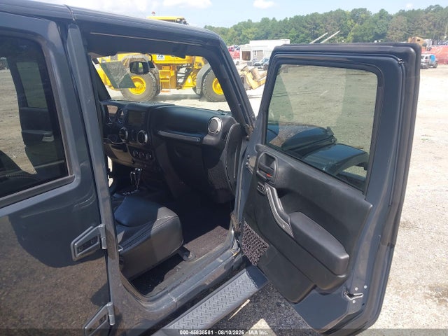 1C4HJWEG4HL733560 Jeep Wrangler Unlimited Sahara