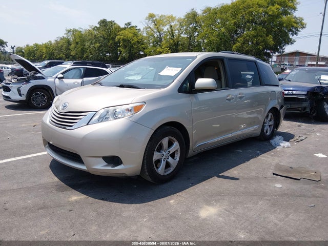 Toyota Sienna Le 8 Passenger 2015 5TDKK3DC8FS591094 Image 2