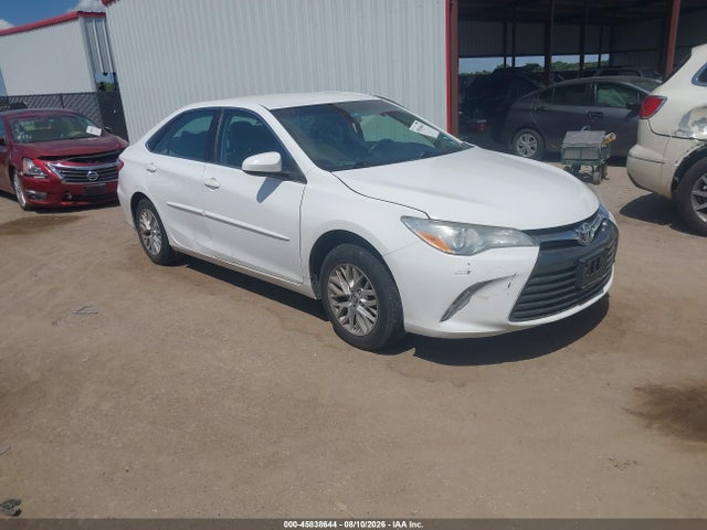 45838644 :رقم المزاد ، 4T1BF1FK7HU386373 vin ، 2017 Toyota Camry Le مزاد بيع