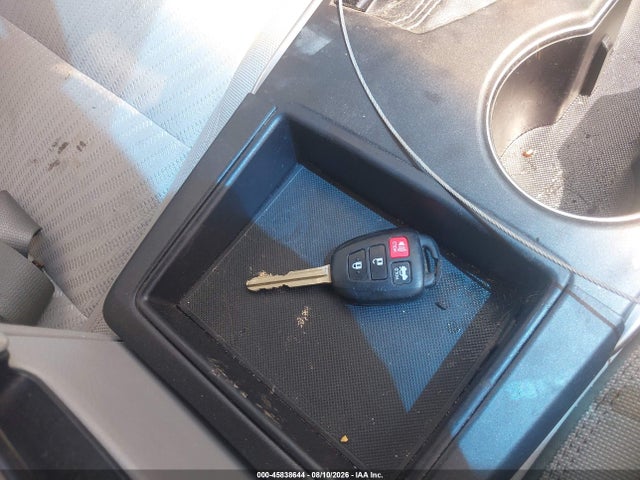 45838644 :رقم المزاد ، 4T1BF1FK7HU386373 vin ، 2017 Toyota Camry Le مزاد بيع