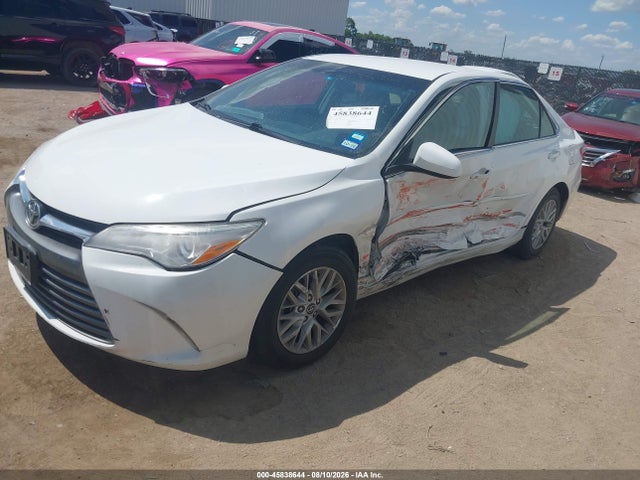 45838644 :رقم المزاد ، 4T1BF1FK7HU386373 vin ، 2017 Toyota Camry Le مزاد بيع