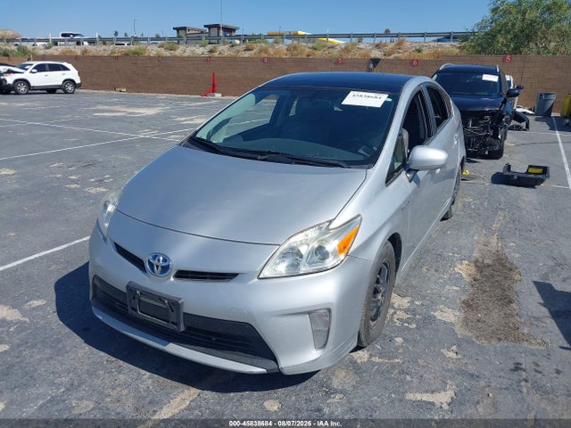 Toyota Prius Four 2014 JTDKN3DUXE1795438 Image 2