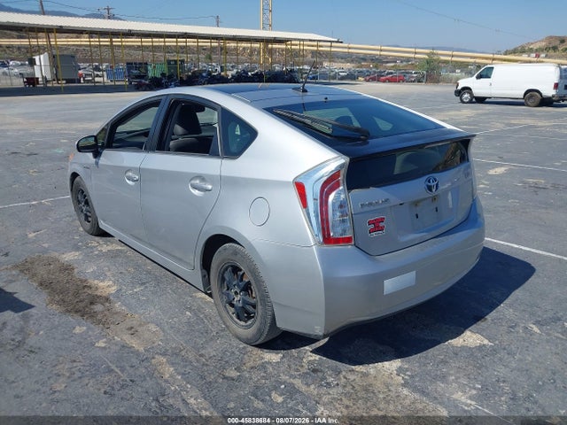 Toyota Prius Four 2014 JTDKN3DUXE1795438 Image 3