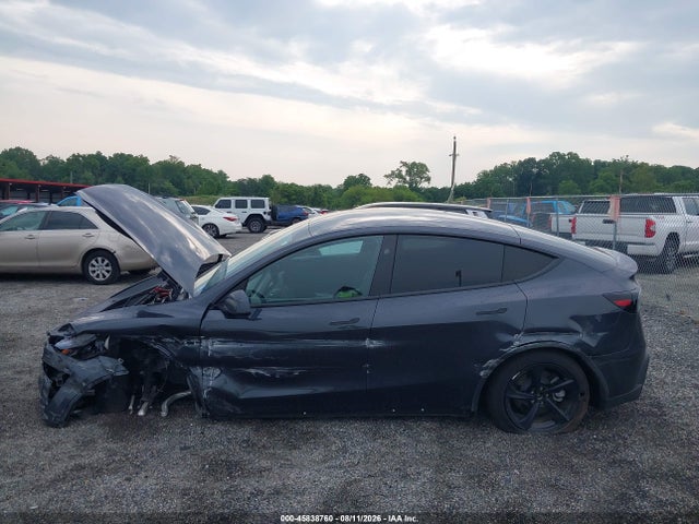 Tesla Model Y 2026 7SAYGDED2TF585965 Image 14