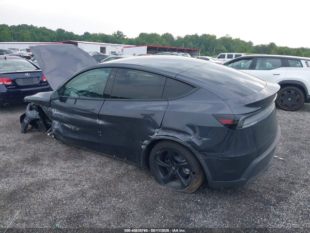 Tesla Model Y 2026 7SAYGDED2TF585965 Image 3